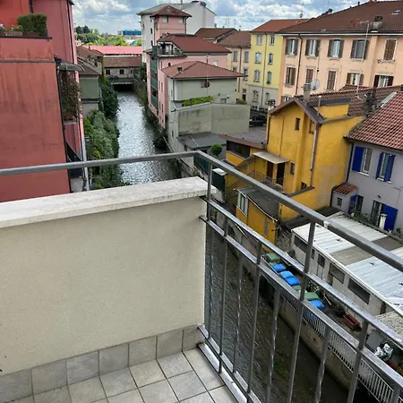 Bed Station -self Check In- B&B 베르가모