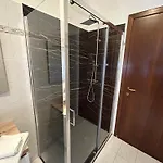 فندق مبيت وإفطار Bed Station -self Check In- بيرغامو