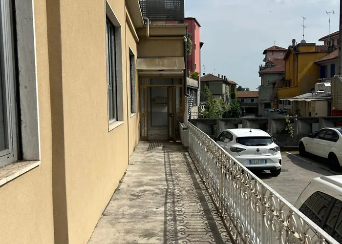 ベッド・アンド・ブレックファスト Bed Station -self Check In- *